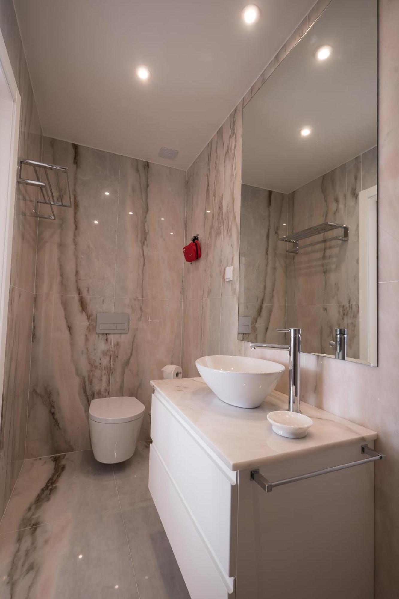 Castle Terrace Exclusive Apartment - Home By The Castle Apartment Lisbon Bagian luar foto